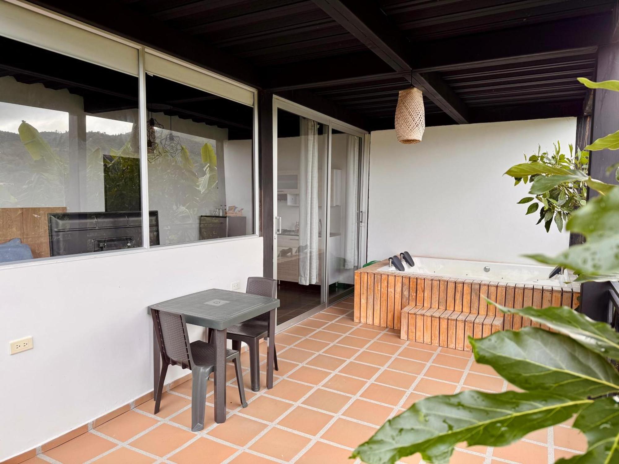 Hotel Campestre Alto Lindo En Guatape Exterior photo